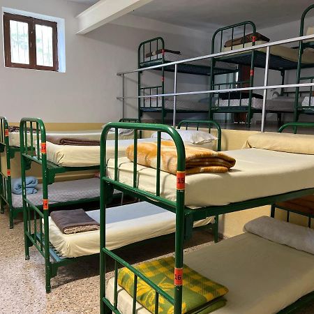 Хостел Albergue Municipal Сан-Мартин-дель-Камино Экстерьер фото