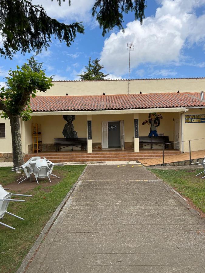 Хостел Albergue Municipal Сан-Мартин-дель-Камино Экстерьер фото